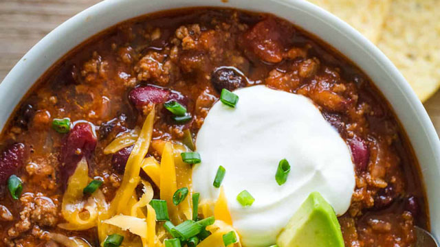 a picture of ground beef chili