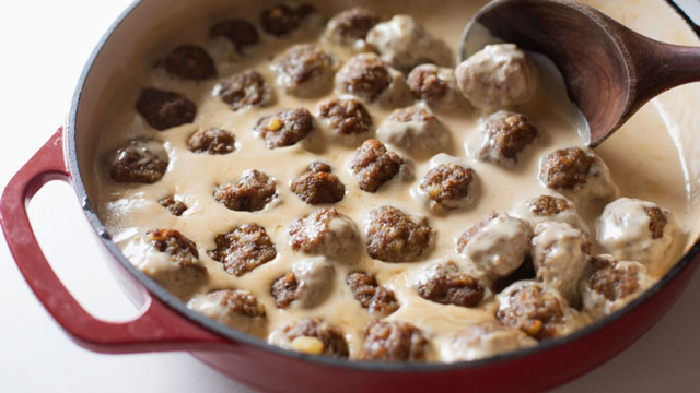 a picture of Swedish meatballs, an easy ground beef recipe 