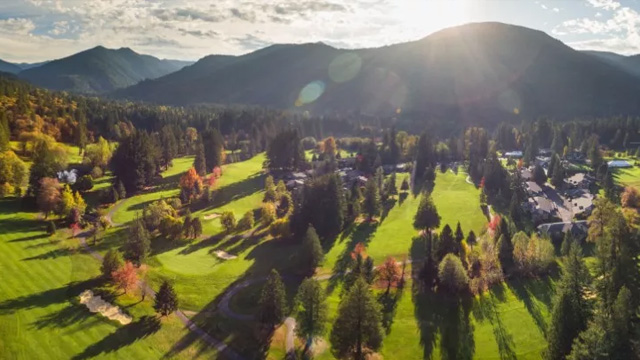 a scenic view of oregon mt hood territory, with mountains and trees