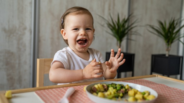 A toddler who is not rejecting dinner