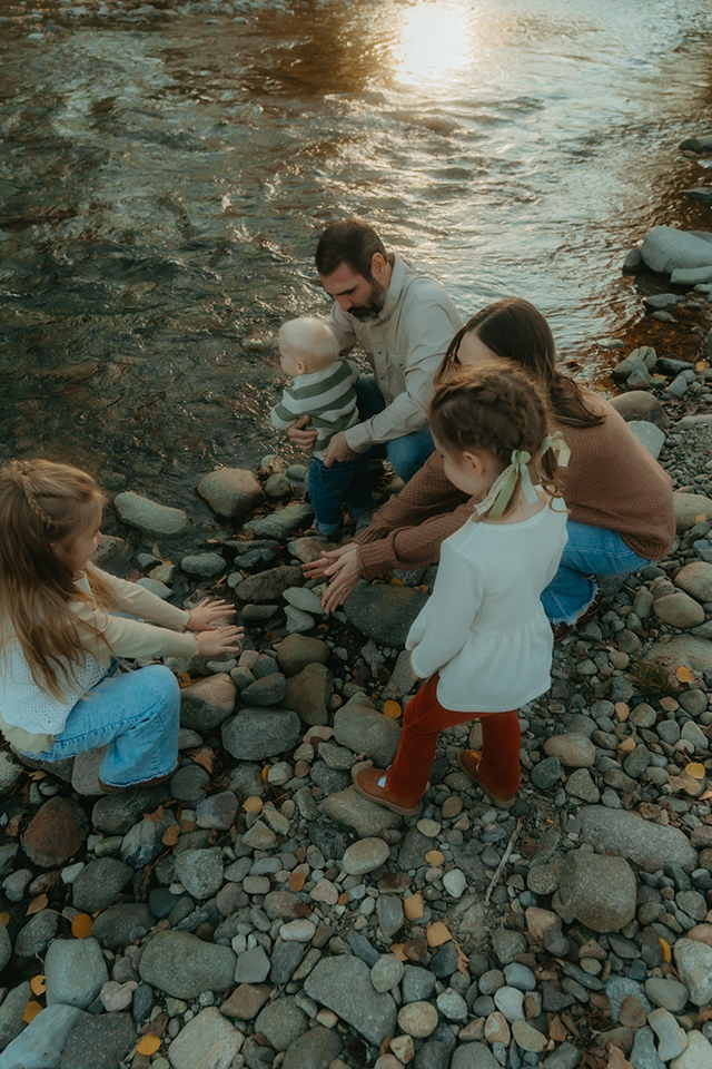 a family outside playing, one of the best faceless photo ideas